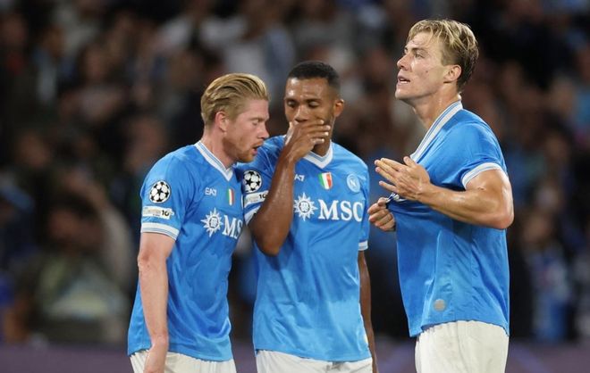 英超一日两度上演绝平局面